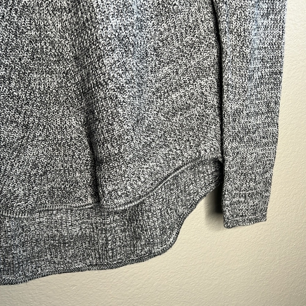 🌻3/$25 Oversized grey sweater - Picture 2 of 5